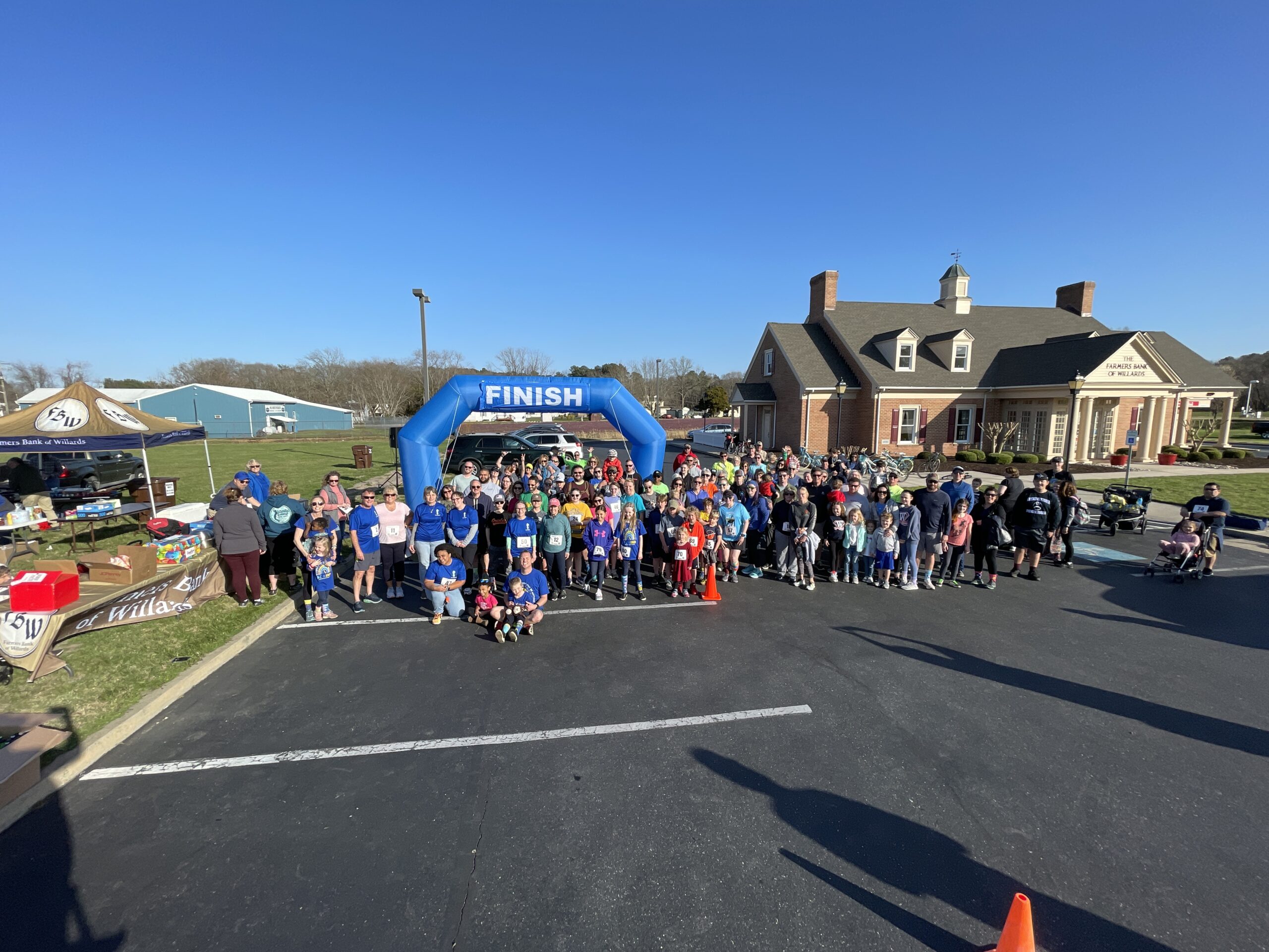 Group at the finish line for 321 race at FBW